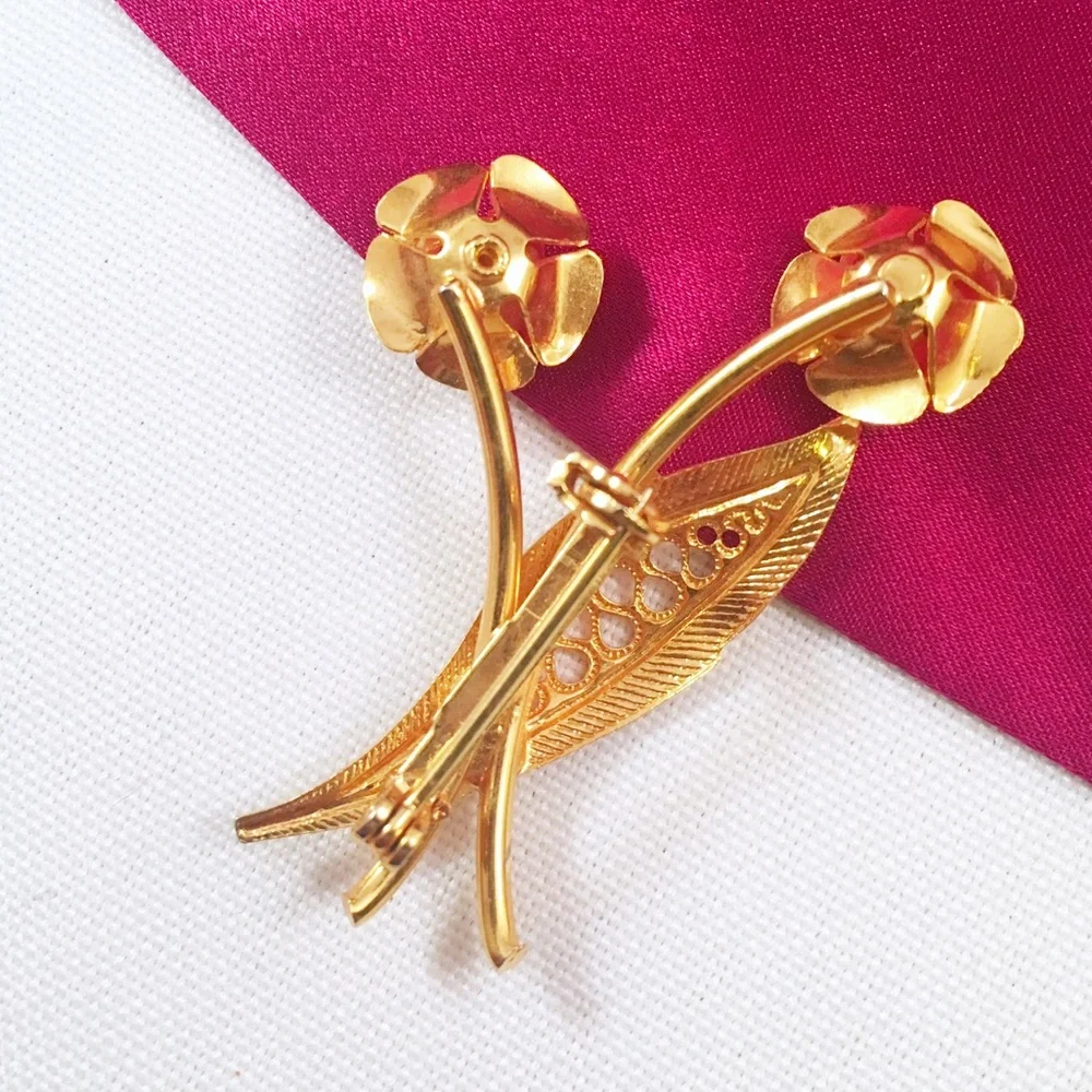 VINTAGE Flower Pearl Brooch